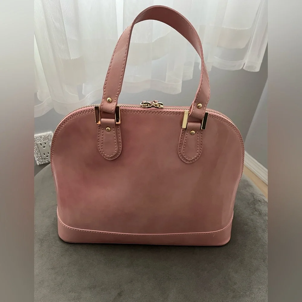 Alberta Di Canio Italian Leather Blush handbag with gold hardware - Picture 1 of 3